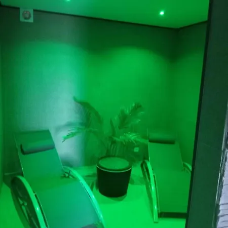 Le Mistral De Wanne * トロワ・ポン